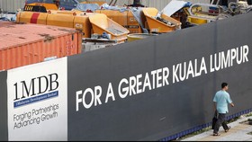 Mahathir: Ringgit akan Terus Anjlok Kecuali 'Dia' Lenyap