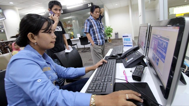 Manajemen Bandara Soekarno-Hatta juga meminta maaf atas insiden pemeriksaan barang yang terjadi di terminal 2F belum lama ini.