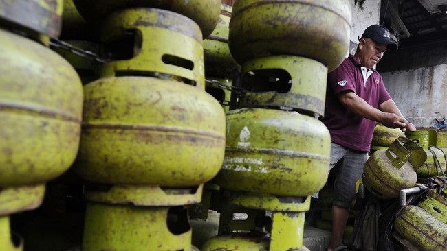 Pemerintah mengatur harga gas suar yang khusus dimanfaatkan pembangkit listrik, pemanfaatan gas melalui pipa untuk industri atau rumah tangga, hingga LPG.