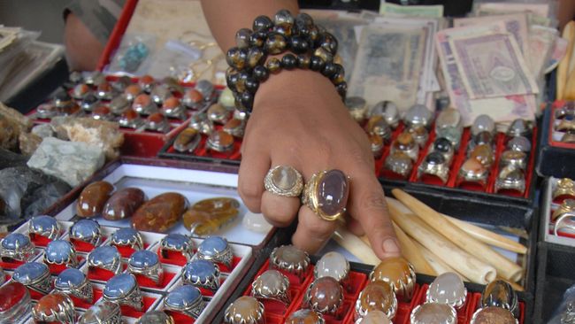 Batu akik yang kini sedang naik daun pun diprediksi akan merajalela di The 17th Jakarta International Handicraft Trade Fair (Inacraft) 2015.