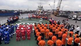 Anggota Basarnas Dalam Operasi AirAsia Bakal Naik Pangkat