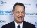 Tom Hanks Mendadak Jadi Pelayan di Golden Globes 2018