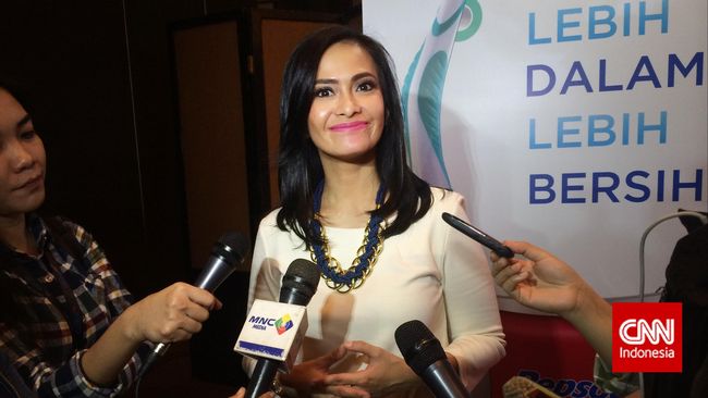 Ersa Mayori Jadi 'Peri Gigi' untuk Anak-anaknya