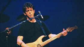 Mantan Kekasih Lou Reed Gelar Konser untuk Anjing