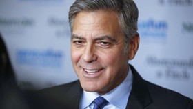 Menyontek Jurus Karismatik George Clooney dan Barack Obama