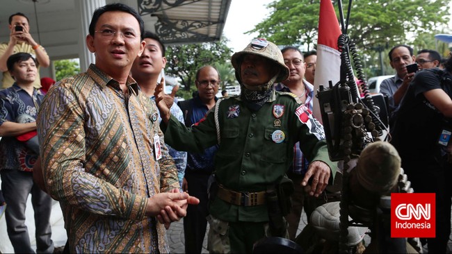 Ketua Umum Partai Hanura, Wiranto, kembali menegaskan sikap pribadinya yang mendukung pelaksanaan hak angket oleh DPRD DKI Jakarta terhadap Gubernur.