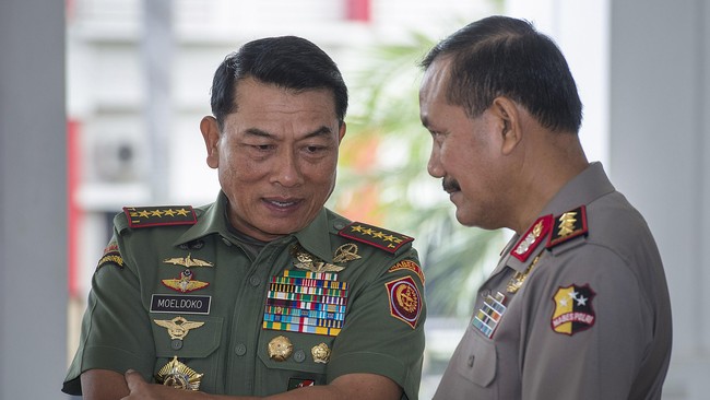 Panglima TNI Jenderal Moeldoko memberikan dukungan Komjen Badrodin Haiti jadi Kapolri.