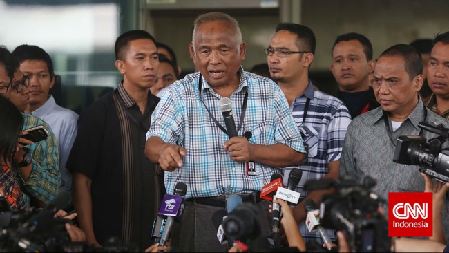 Setidaknya 29 Kementerian dan lembaga negara serta 12 pemerintah provinsi menandatangani MoU bersama KPK untuk Gerakan Nasional Penyelamatan Sumber Daya Alam.
