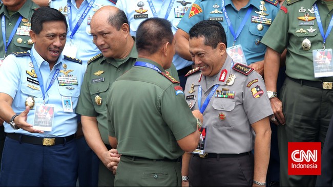 "Seharusnya yang menolak dan mendukung (yang diwawancara), saya kan biasa saja dan tidak mengerti," kata Kabareskrim Komisaris Jenderal Budi Waseso.