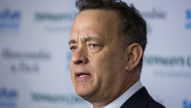 Tom Hanks Akui Grogi Jadi 'Pelayan' di Golden Globes 2018
