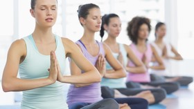 Berlatih Yoga Saat Hamil Tua Ternyata Tidak Membahayakan