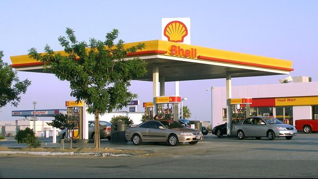 Harga BBM di sejumlah SPBU swasta seperti Shell dan BP mengalami kenaikan. Berikut rinciannya.