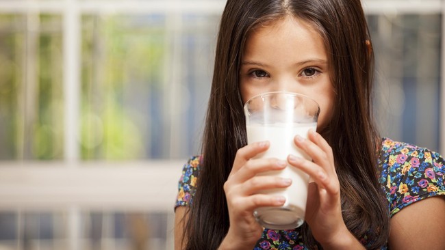 Ada alergi susu dan ada yang disebut Lactose Intolerance, kenali bedanya.