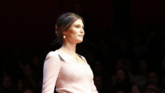 Desainer terkemuka dunia Dolce & Gabbana meluncurkan koleksi busana muslim pertama mereka untuk jangkau pasar Timur Tengah.
