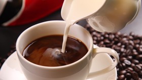 Viral Bayi Minum Kopi Susu, Ini Sederet Bahayanya