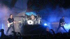 Travis Barker: Tom DeLonge Bukan Musisi Punk Rock Sejati