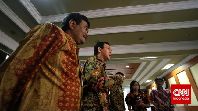 Aksi dilakukan dalam rangka mendukung kelanjutan hak angket dan penurunan Basuki Tjahaja Purnama atau Ahok sebagai Gubernur DKI Jakarta.