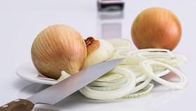 Viral Sidik Jari Netizen Rusak Usai Iris Bawang