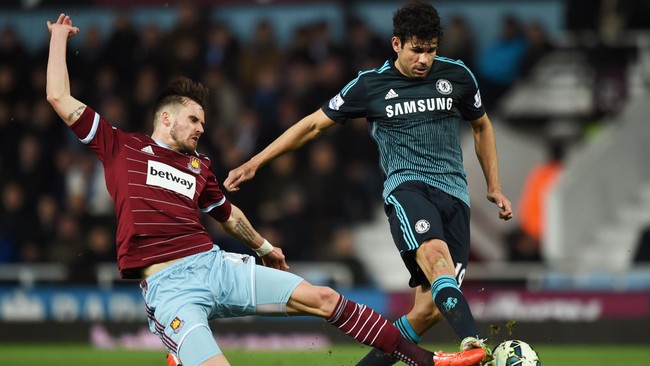 Kedudukan Chelsea di pemuncak klasemen Liga Inggris masih belum tergoyahkan setelah berhasil mencatatkan keunggulan 1-0 atas West Ham United, Kamis (5/3).