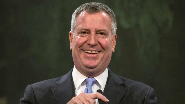 Menurut walikota New York, peraturan baru ini adalah bentuk penghargaan terhadap komunitas Islam AS yang jumlahnya terus bertambah.