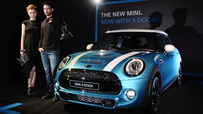 Popular di Indonesia berkat Mr. Bean, MINI tetap mempertahankan ciri khas sebagai mobil kecil. Namun, kini MINI naik kelas di level mobil pintar dan mewah.