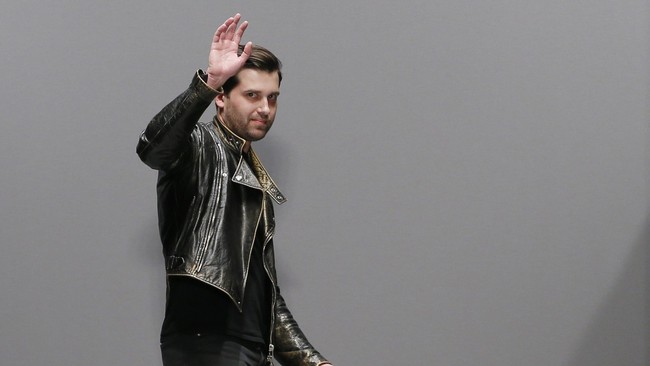 Gebrakan Gaya Edgy Adam Andrascik dari Guy Laroche