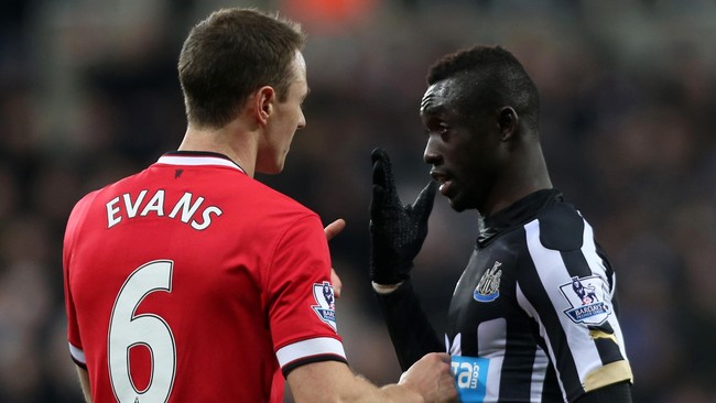 Bek sentral Irlandia Utara, Jonny Evans telah resmi meninggalkan Old Trafford untuk bergabung bersama West Bromwich Albion dengan kontrak selama empat tahun.