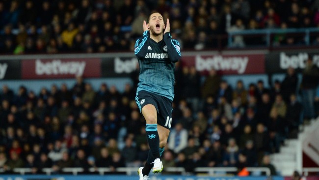 Penampilan cemerlang gelandang Belgia Eden Hazard pada musim ini membuat pelatih Chelsea, Jose Mourinho, memberikan pujian tinggi-tinggi.