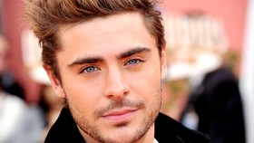 Syuting 'Baywatch,' Zac Efron Takut Berenang di Laut