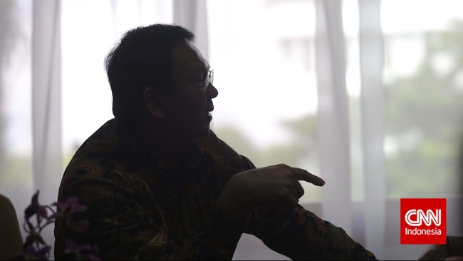 Fraksi Partai Demokrat-PAN di DPRD DKI Jakarta belum memilih sikap untuk hak menyatakan pendapat untuk Ahok. Mereka menunggu perubahan sikap Ahok.