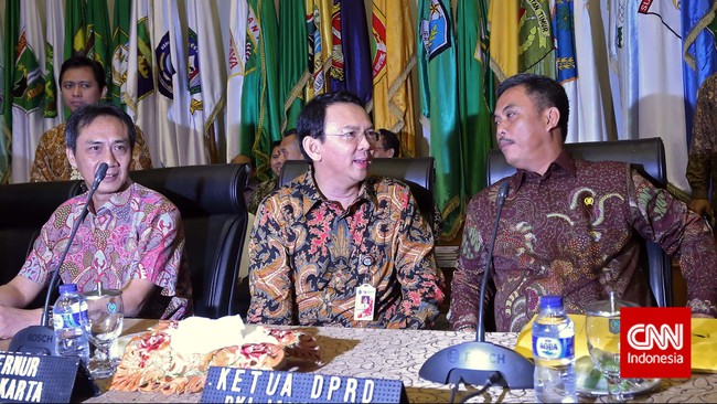 Gubernur DKI Jakarta Basuki Tjahaja Purnama mengatakan siap dipecat untuk mempertahankan tidak adanya anggaran siluman di DKI Jakarta.
