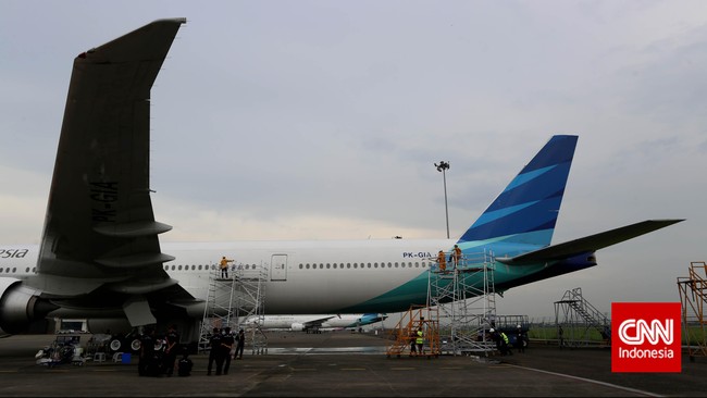 Maskapai nasional PT Garuda Indonesia mengatakan bahwa mereka tetap akan melakukan transaksi pembayaran tiket pesawat rute internasional menggunakan rupiah.