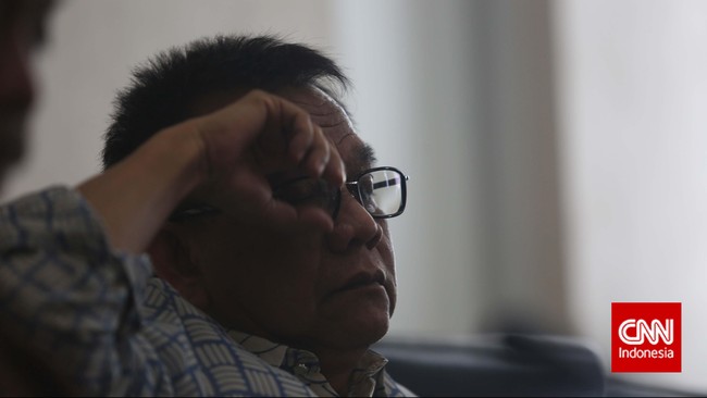 DPRD DKI Jakarta akan mengkaji ulang biaya operasional Gubernur Jakarta Ahok dan wakilnya Djarot senilai Rp54 miliar per tahun.
