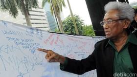 'Bang Buyung Selalu Bantu Banyak Orang'