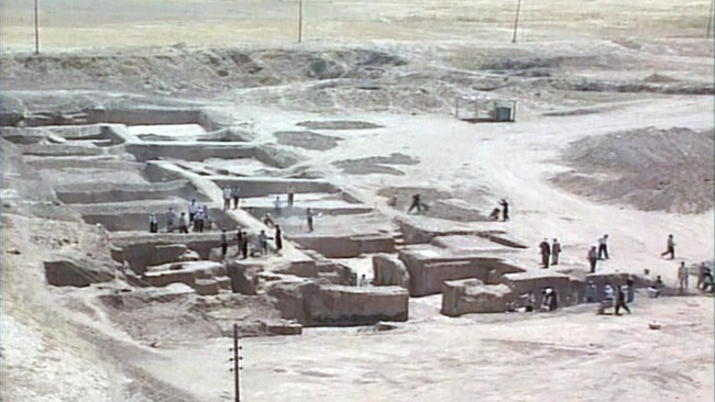Kota Asiria kuno di Nimrud, Irak Utara yang berasal dari dari 900-612 SM, kini mendapat giliran dihancurkan oleh ISIS.