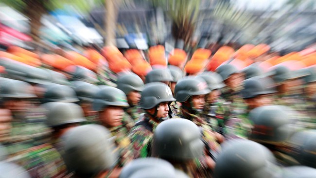 TNI Janji Tindak Prajurit yang Jadi Beking Ormas Meresahkan Puspom TNI menjanjikan akan menindak setiap prajurit yang diduga menjadi beking organisasi kemasyarakatan (ormas) yang meresahkan.
