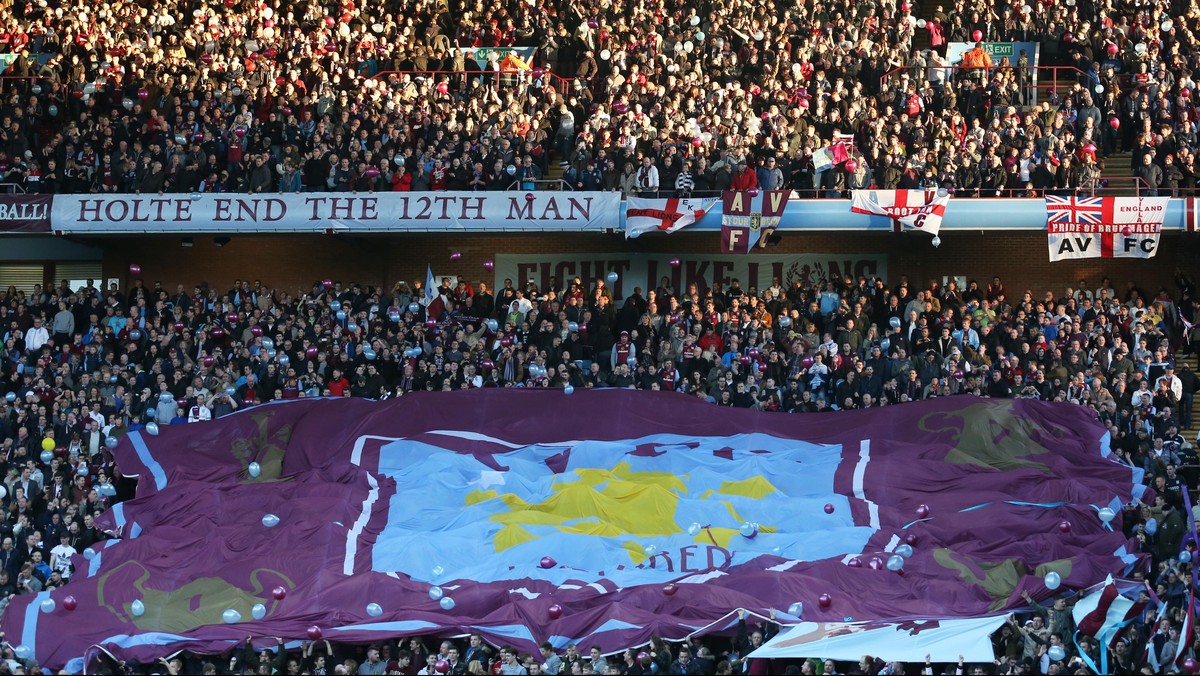 Kumpulan Foto Aksi Ricuh Suporter Aston Villa