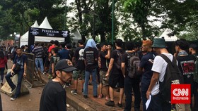 Hammersonic 2015 Dimulai, Ribuan Penonton Padati GBK