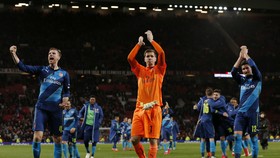 Foto-Foto Terbaik Kemenangan Arsenal di Old Trafford