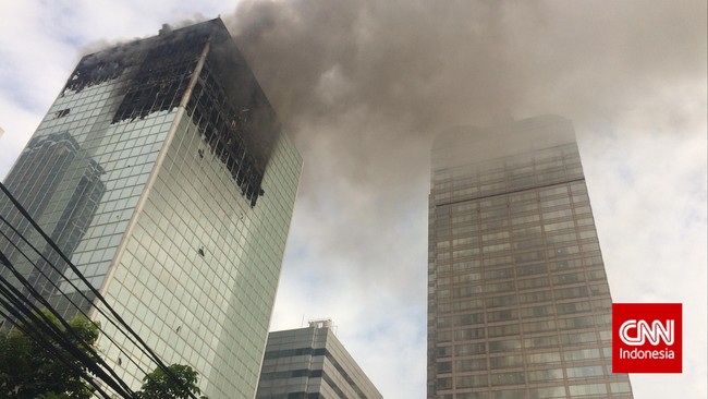 Dinas Pemadam Kebakaran Sektor Kemayoran Unggul Wibowo belum mengetahui penyebab ruangan politikus Hayono Isman di Wisma Kosgoro tak ikut terbakar.