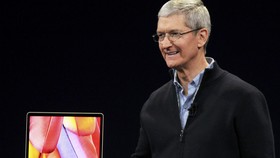 Uang Keamanan Tim Cook Mencapai Rp 9,4 Miliar