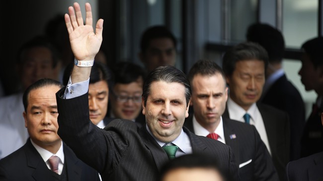Ini bukan kali pertama Dubes AS untuk Korsel Mark Lippert terancam nyawanya. Sebelumnya dia pernah ditusuk seseorang dalam sebuah acara di Korsel.