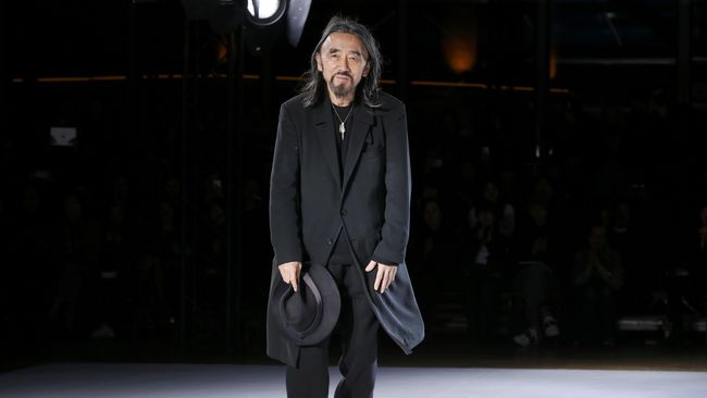 "Saya lelah untuk membuat berbagai busana mewah," kata desainer Yohji Yamamoto. Namun dia punya segala upaya untuk mengembalikan kecintaannya pada busana.