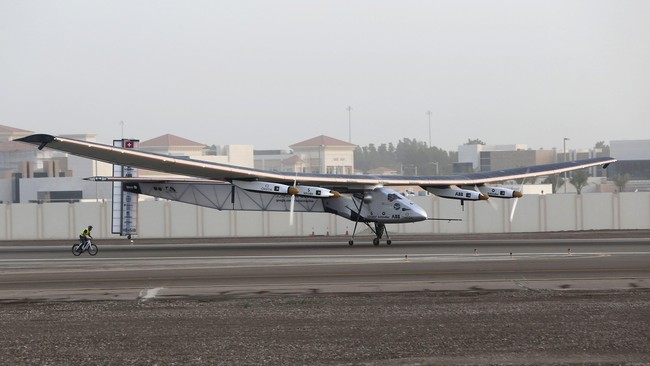 Soal pendaratan darurat Solar Impulse 2 di Nagoya, Jepang, ternyata pilot sudah diberitahu soal kondisinya.