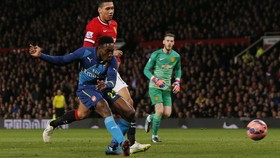 Welbeck Jadi Mimpi Buruk United