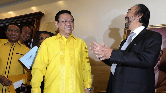 Ketua Umum Partai Golkar Agung Laksono mengaku akan merombak fraksi dan alat kelengkapan dewan, namun tetap mempertahankan Setya Novanto sebagai Ketua DPR RI.