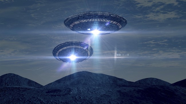 Hillary Clinton berjanji akan mengungkap seluruh dokumen rahasia Amerika Serikat soal alien dan UFO jika terpilih presiden pada pemilu November mendatang.