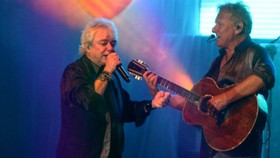 Konser Air Supply, antara Syahrini dan Koki Kari
