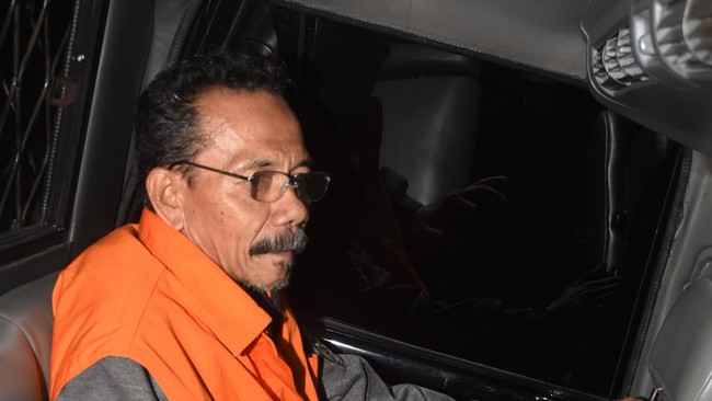 Selain hukuman penjara, La Musi Didi juga didenda Rp200 juta dan diharuskan mengembalikan uang pengganti RP 5,02 miliar.