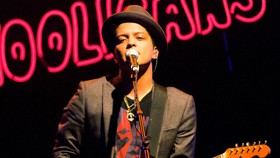 Rahasia Jitu Bruno Mars Mempertinggi Badan